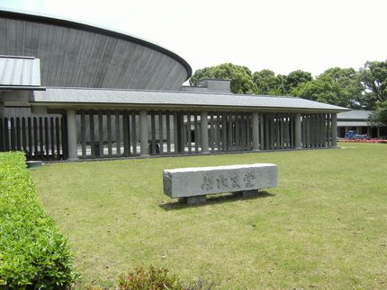 多磨霊園のみたま堂