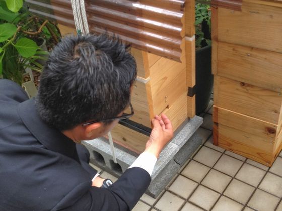お花に限らず自然を大切にする姿（庭でみつばちを育てています）